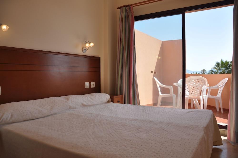 Apartamentos Turisticos Don Juan Manilva Exterior photo