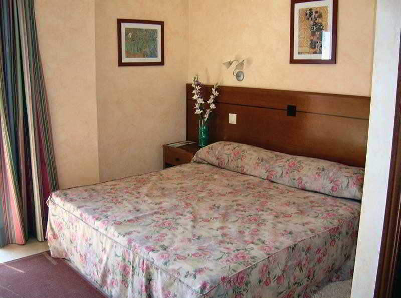 Apartamentos Turisticos Don Juan Manilva Exterior photo